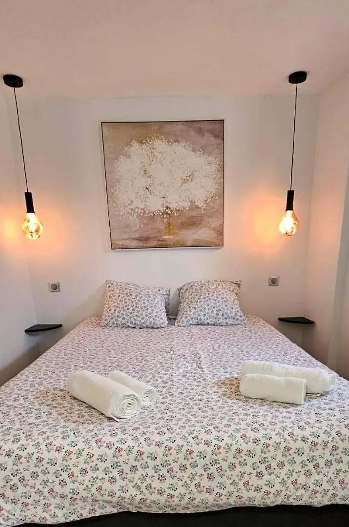Mas Les Fabrys Au Coeur Du Luberon Villa Bonnieux 0*,  France